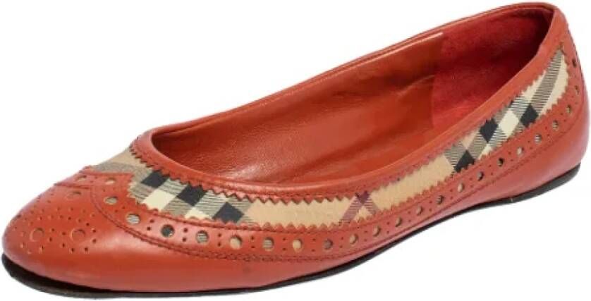 Burberry Vintage Pre-owned Coated canvas flats Orange Dames