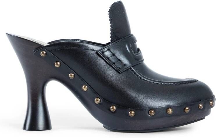 Burberry Zwarte leren hakken met studs en uitsparing