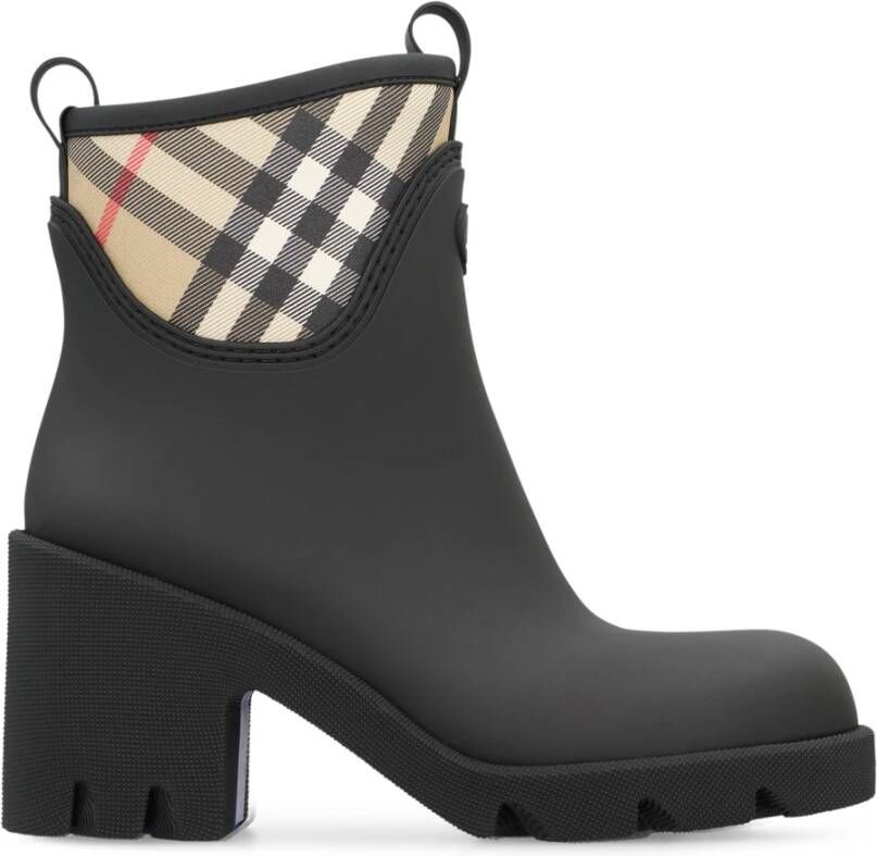 Burberry Zwarte Rubber Chelsea Boots Modern Ontwerp