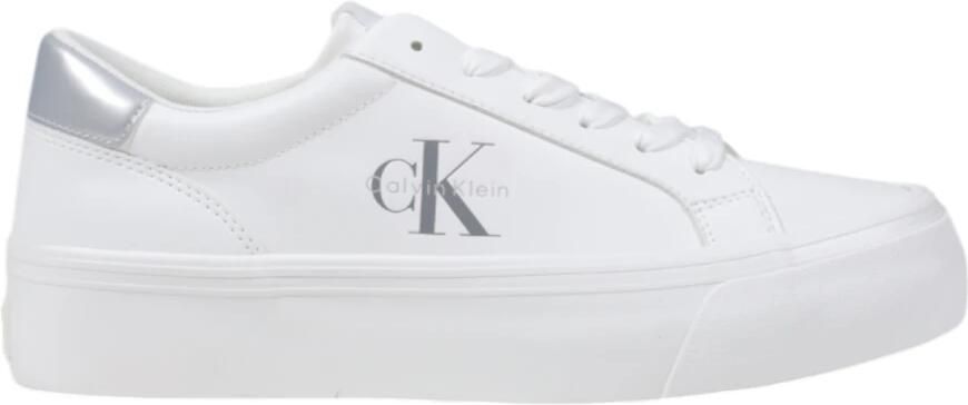 Calvin Klein Jeans Zilveren Leren Sneakers Stijlvol en Comfortabel