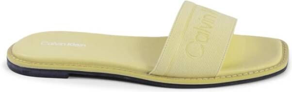 Calvin Klein Gele Slippers Stijl