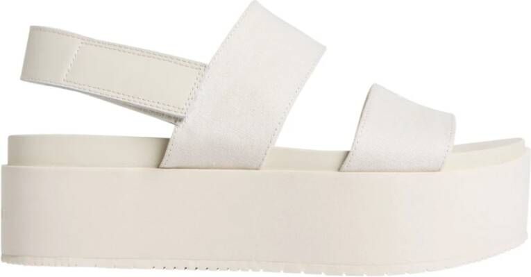 Calvin Klein Jeans Beige Platte Sandalen voor Vrouwen