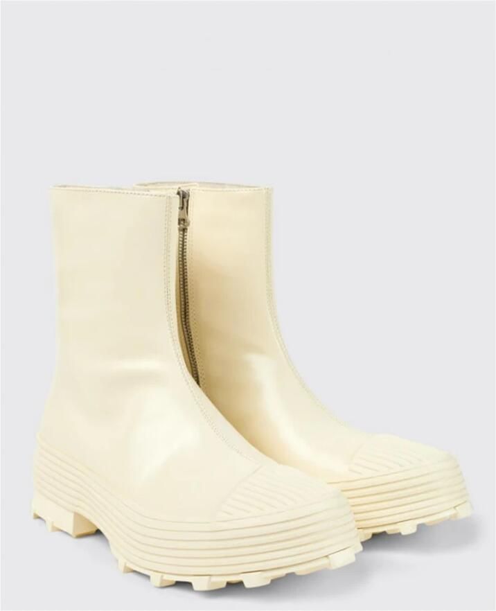 Camper Witte Enkellaarzen met Gelaagde Zool