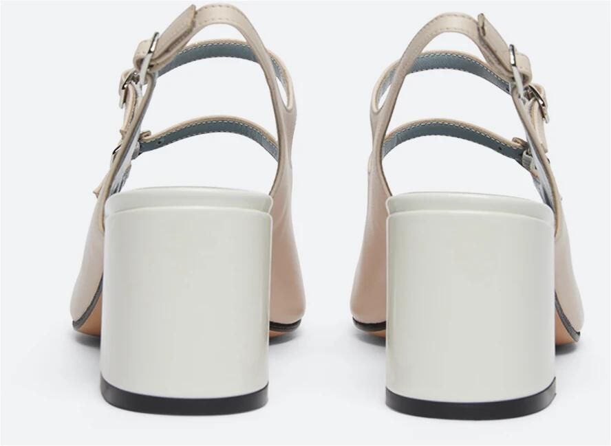 Carel Elegante lakleren sandalen met gespen