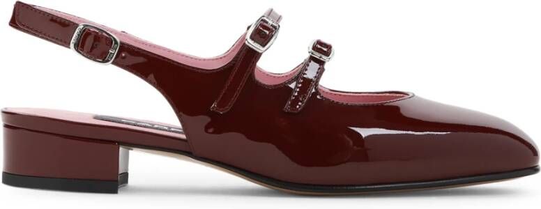 Carel Rode Glanzende Pumps met Dubbele Gespsluiting bij de Enkel van