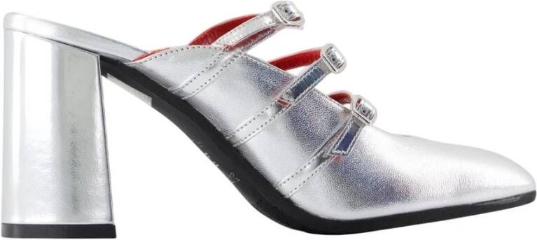 Carel Zilver Leren Fatale Sandalen