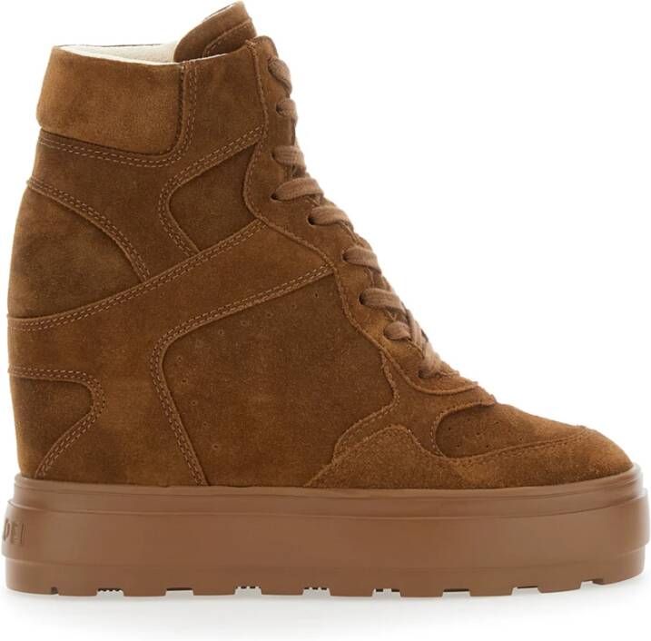 Casadei Bruine Wedge Sneakers met Achterlogo