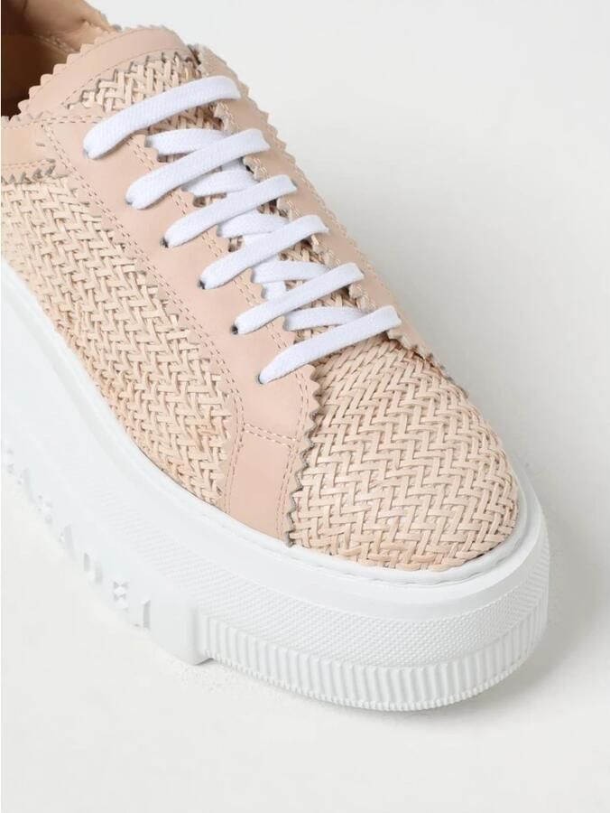 Casadei Gestructureerde vegan leren sneakers met rubberen zool Beige Dames