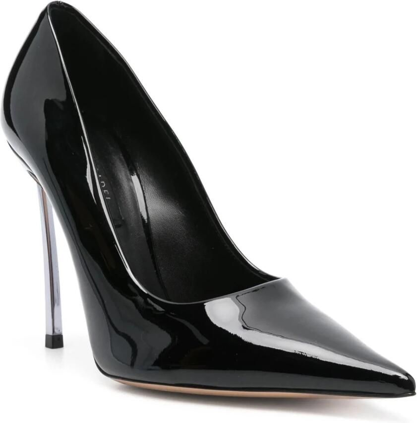 Casadei Zwarte Lakleren Pumps met Puntige Neus