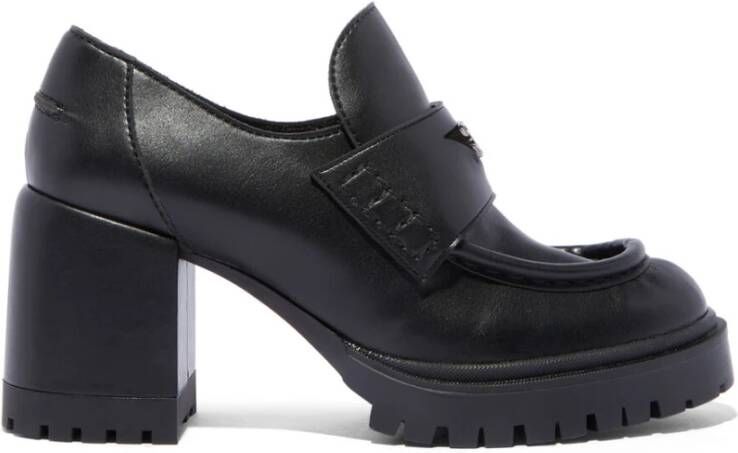 Casadei Elegante Nancy Loafers met Opvallende Neus Zwart Dames