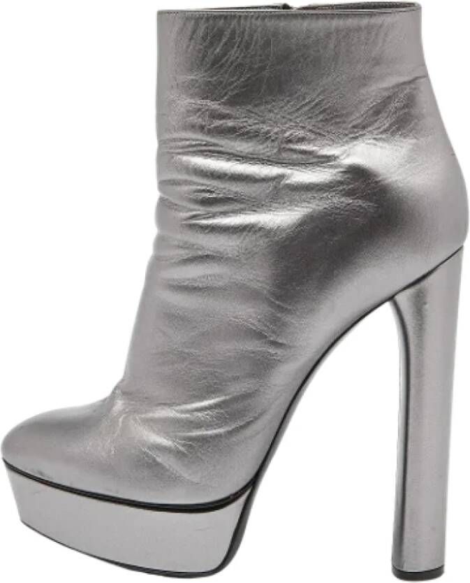 Casadei Pre-owned Leather boots Gray Dames