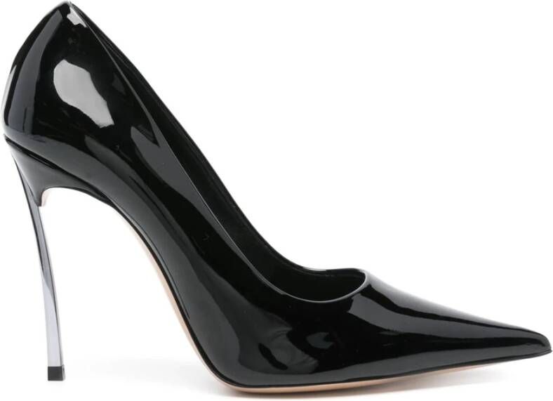 Casadei Zwarte Lakleren Pumps met Puntige Neus