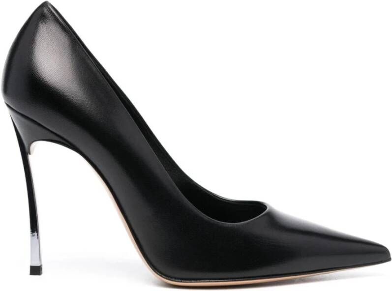 Casadei Zwarte lakleren pumps met puntige neus Black Dames