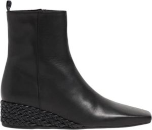 Castañer Elegante zwarte leren enkellaars Zwart Dames