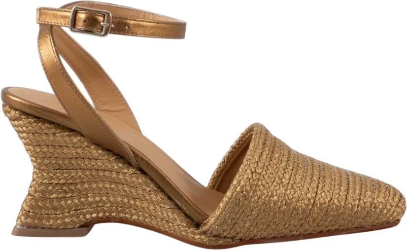 Castañer Gouden espadrille met 7 cm sleehak