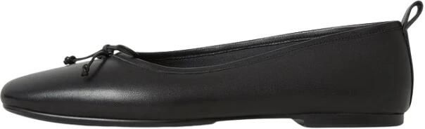 Cesare Gaspari Mila Ballerina's