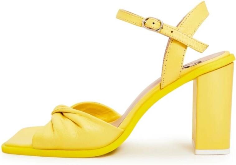 Cesare Gaspari Klassieke blokhak sandalen Geel Yellow Dames