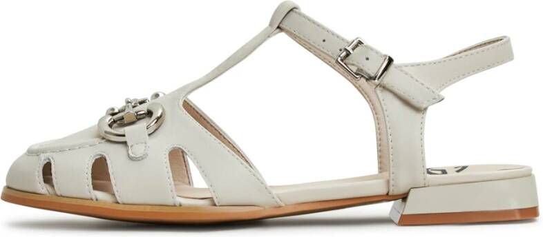 Cesare Gaspari Moderne platte zool sandalen Beige Dames