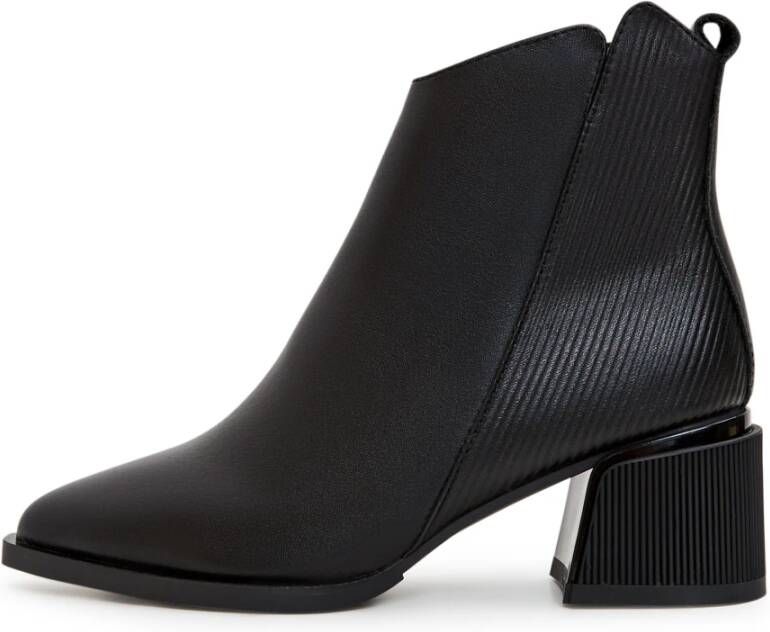 Cesare Gaspari Stijlvolle Zwarte Enkellaarzen Black Dames