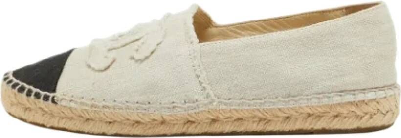 Chanel Vintage Pre-owned Canvas flats Beige Dames