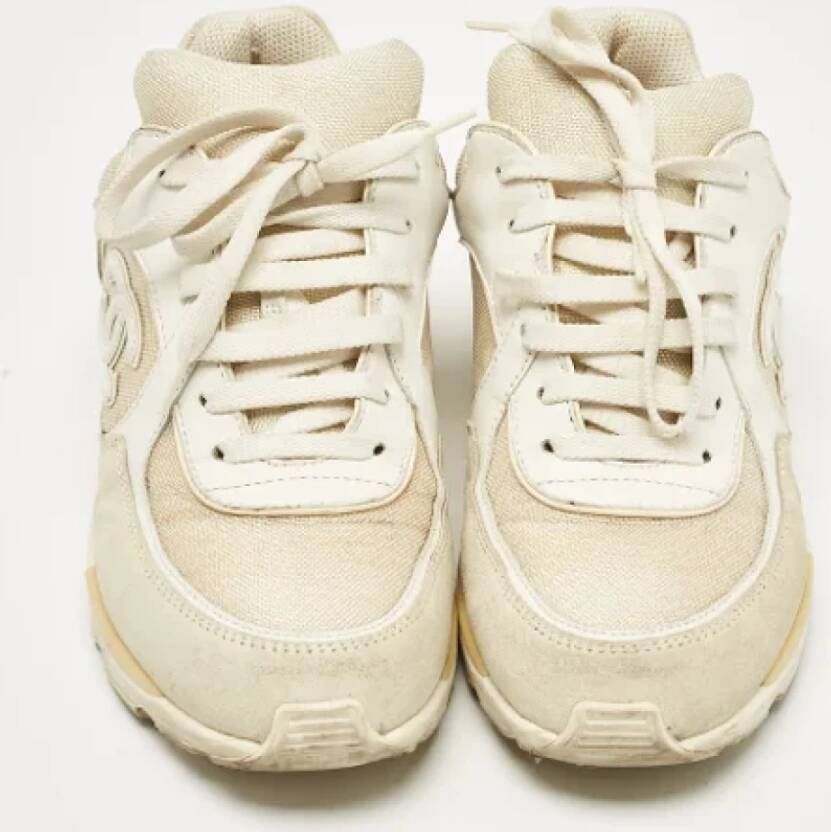 Chanel Vintage Pre-owned Canvas sneakers White Dames