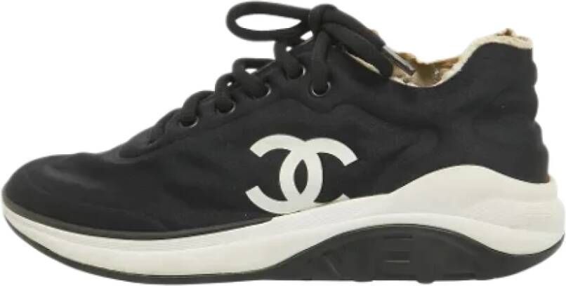 Chanel Vintage Pre-owned Fabric sneakers Black Dames