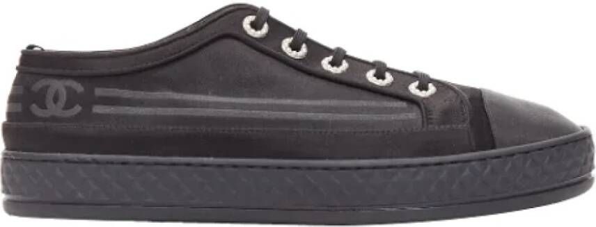 Chanel Vintage Pre-owned Fabric sneakers Black Dames