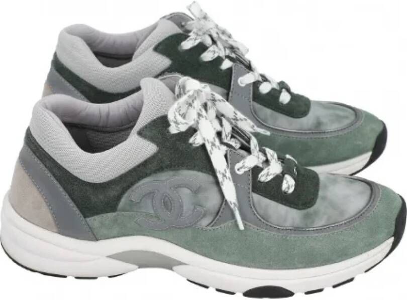 Chanel Vintage Pre-owned Fabric sneakers Gray Dames