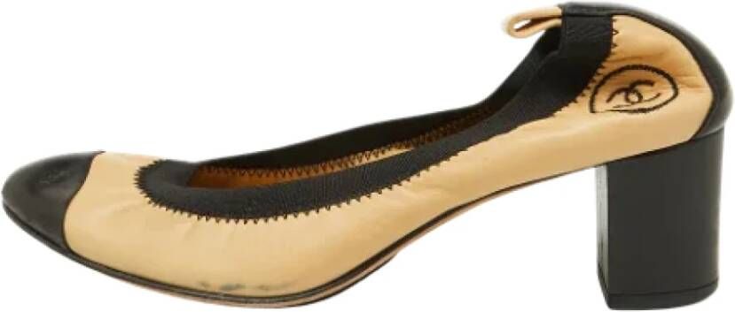 Chanel Vintage Pre-owned Leather heels Beige Dames
