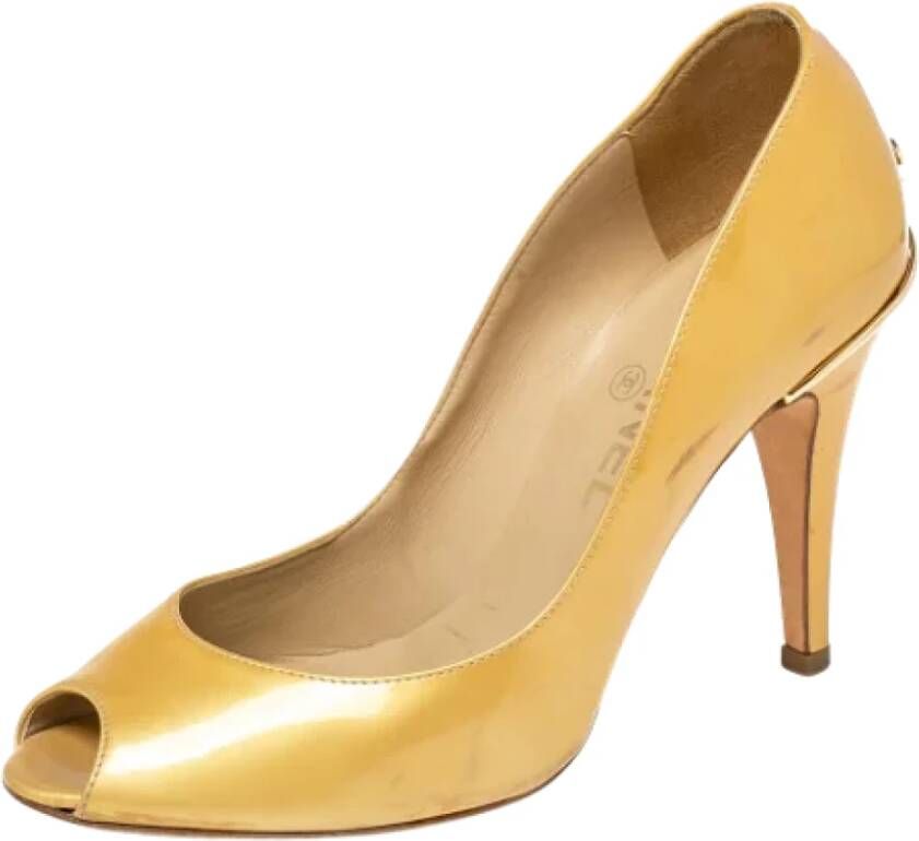 Chanel Vintage Pre-owned Leather heels Yellow Dames