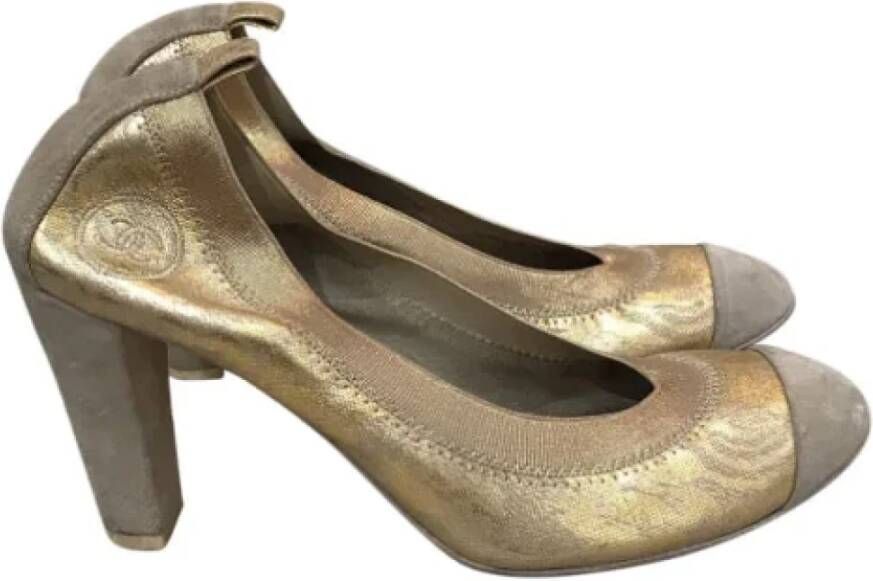 Chanel Vintage Pre-owned Leather heels Yellow Dames