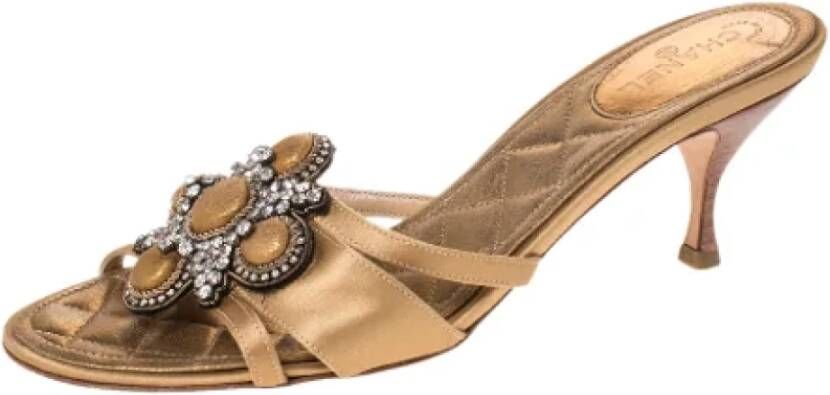 Chanel Vintage Pre-owned Satin sandals Yellow Dames
