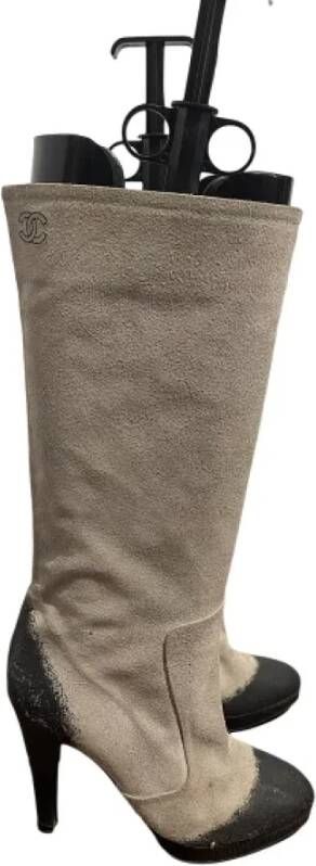 Chanel Vintage Pre-owned Suede boots Gray Dames