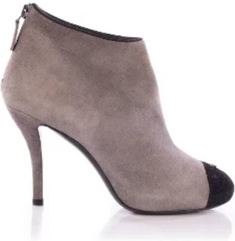 Chanel Vintage Pre-owned Suede boots Gray Dames