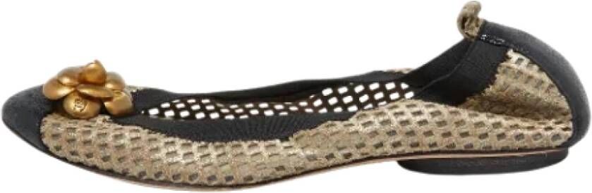 Chanel Vintage Pre-owned Suede flats Yellow Dames