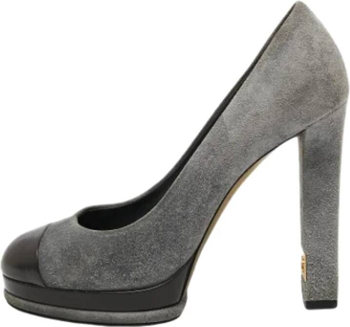 Chanel Vintage Pre-owned Suede heels Gray Dames