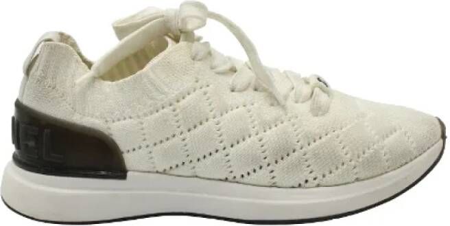 Chanel Vintage Pre-owned Wool sneakers White Dames