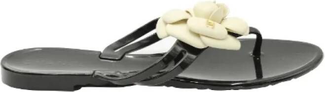 Chanel Vintage Stijlvolle zwarte jelly sandalen met camelia bloemdetails Black Dames