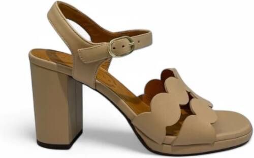 Chie Mihara Beige Sandalen met Delicaat Ontwerp