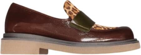 Chie Mihara Loafers met dierenprint in lakleerlook