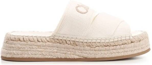 Chloé Slippers & Mules Mila in crème