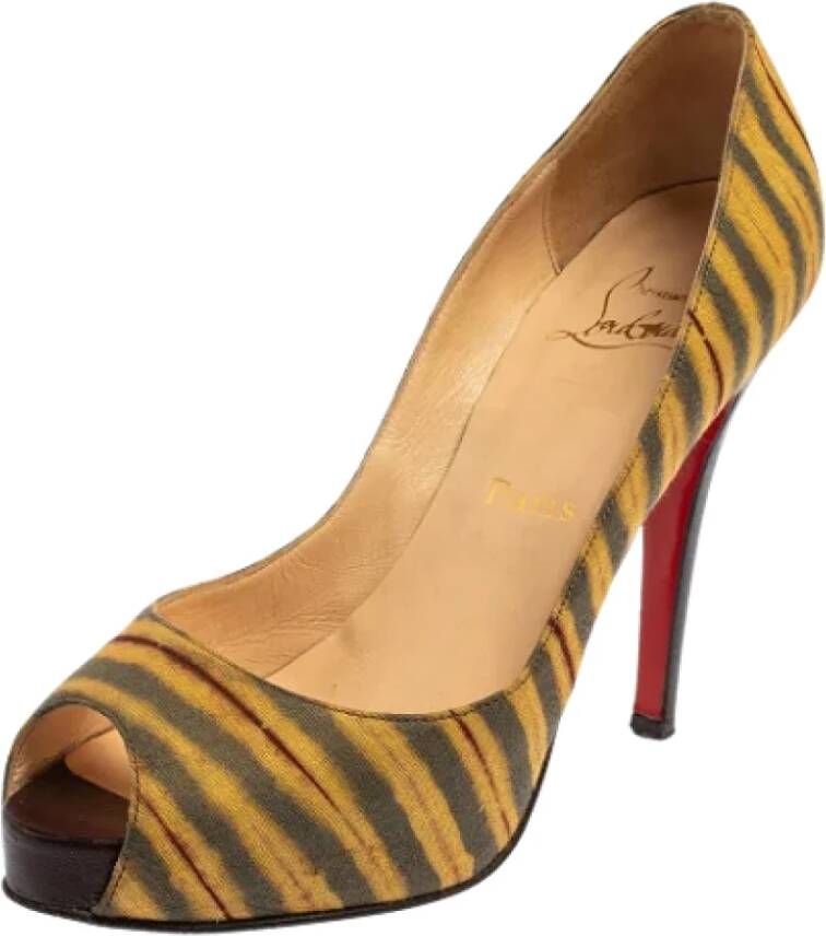 Christian Louboutin Pre-owned Canvas heels Multicolor Dames