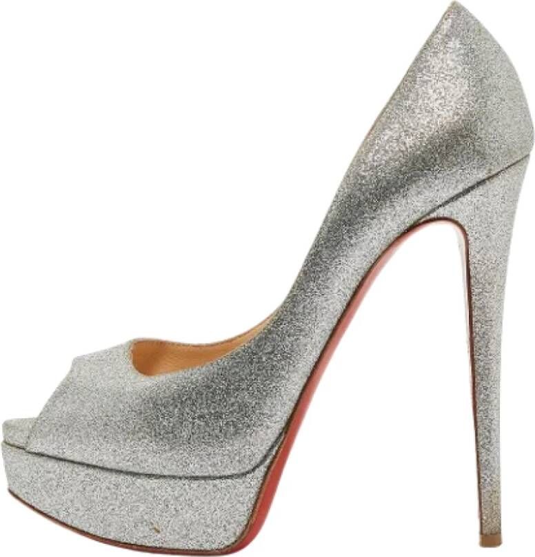 Christian Louboutin Pre-owned Fabric heels Gray Dames