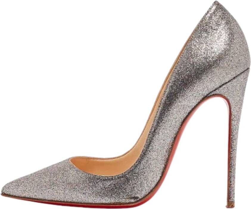 Christian Louboutin Pre-owned Fabric heels Gray Dames