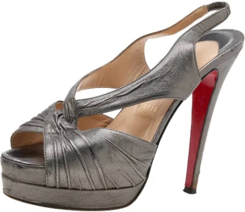 Christian Louboutin Pre-owned Leather sandals Gray Dames