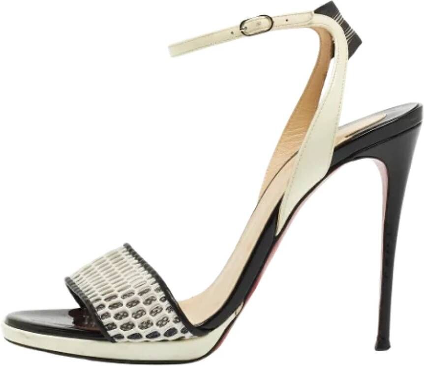 Christian Louboutin Pre-owned Mesh sandals White Dames