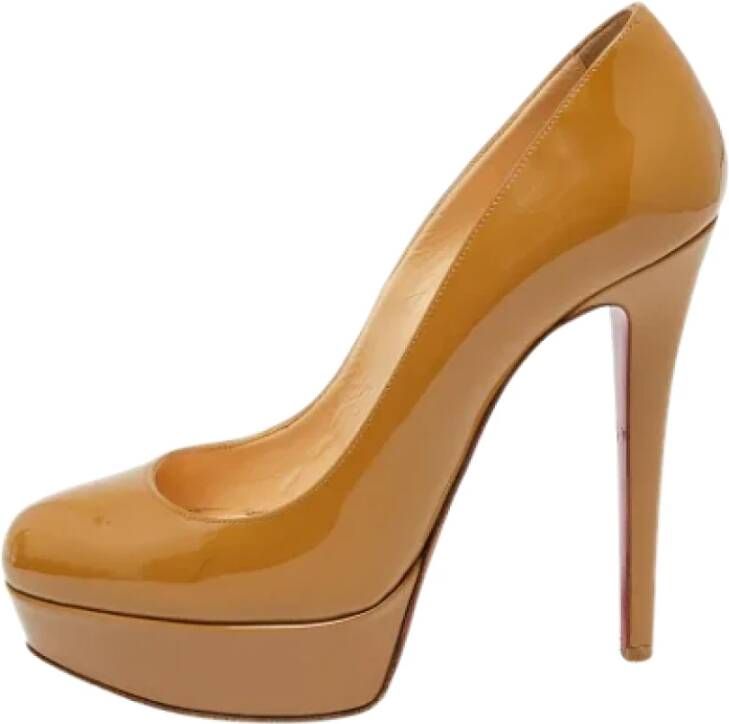 Christian Louboutin Pre-owned Pumps Beige Dames