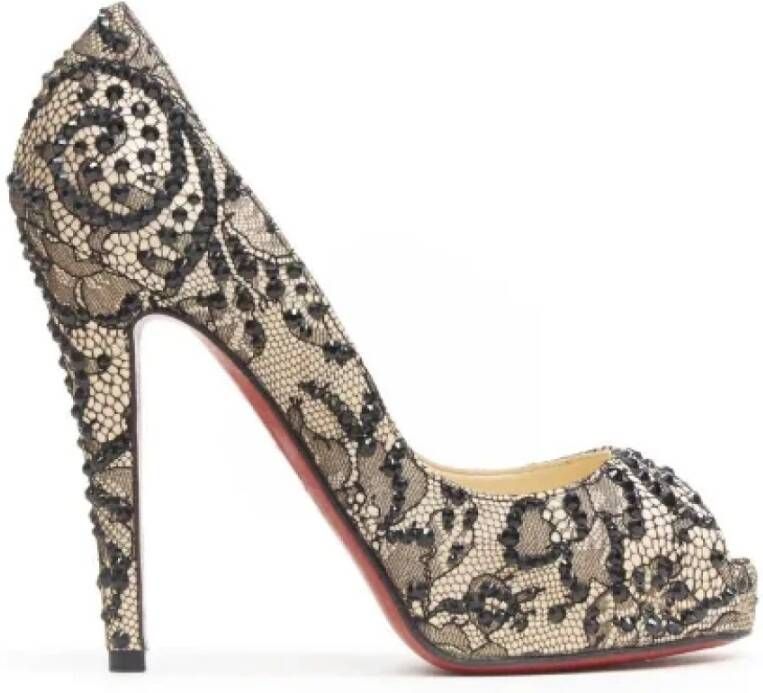 Christian Louboutin Pre-owned Silk heels Beige Dames