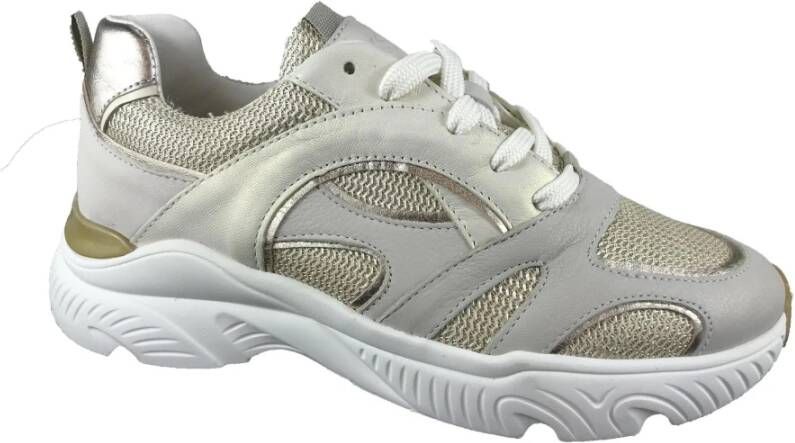 CKS Stijlvolle Sneakers van Claire B Beige Dames