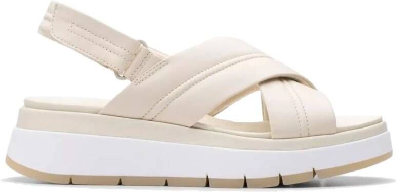 Clarks Beige Platte Sandalen voor Vrouwen